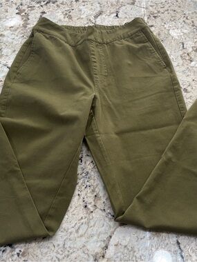 AnyBody Straight Leg Pants in Olive Green